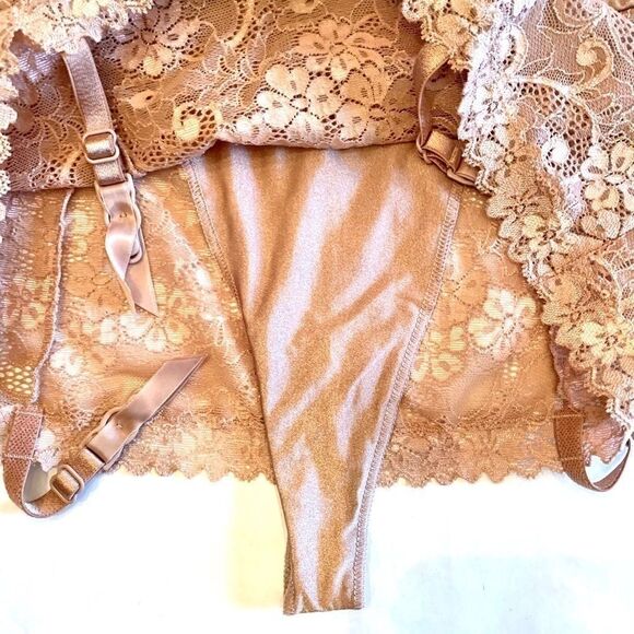 TAUPE VICTORIA’s SECRET ANGELS LACE SKIRT-GARTER-THONG SIZE-S - Picture 3 of 6